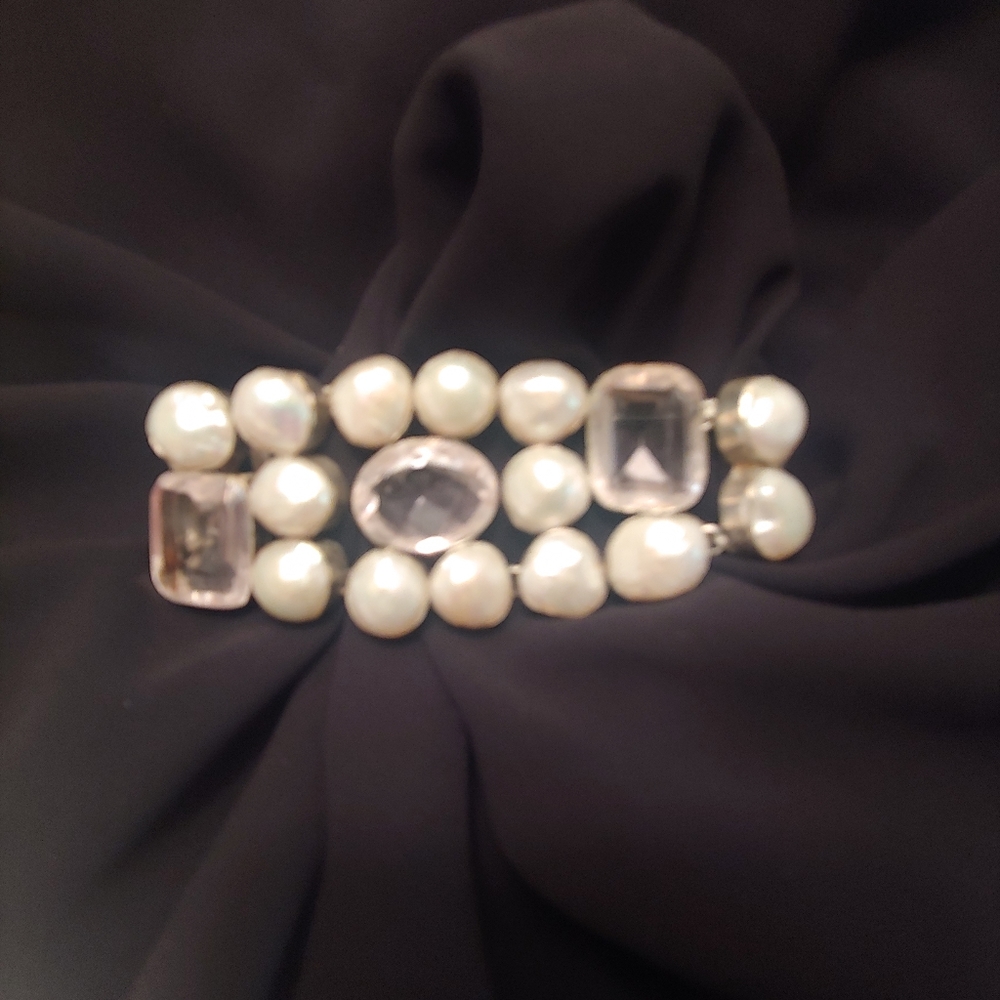 Pink & Pearl bracelet